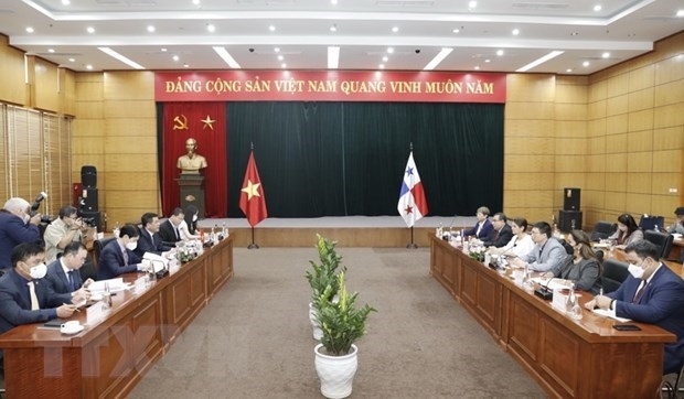Vietnam, Panama hold substantial cooperation potential: ministers