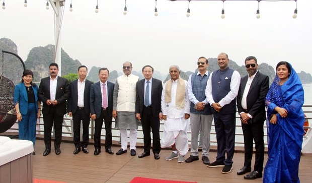 Speaker of Indian lower house visits Ha Long Bay
