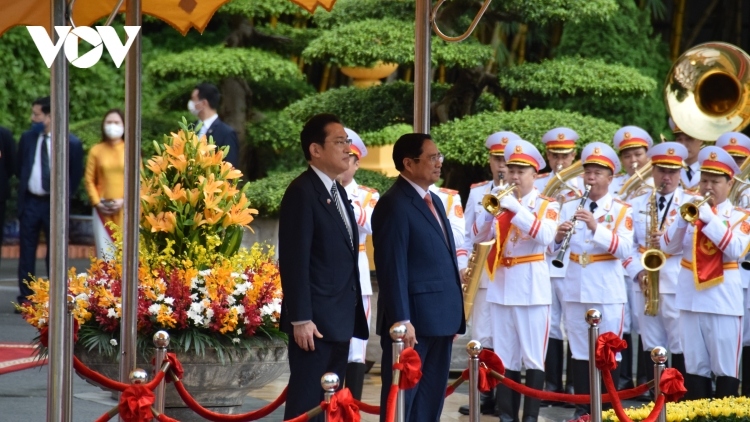 Official welcoming ceremony for Japanese PM in Hanoi