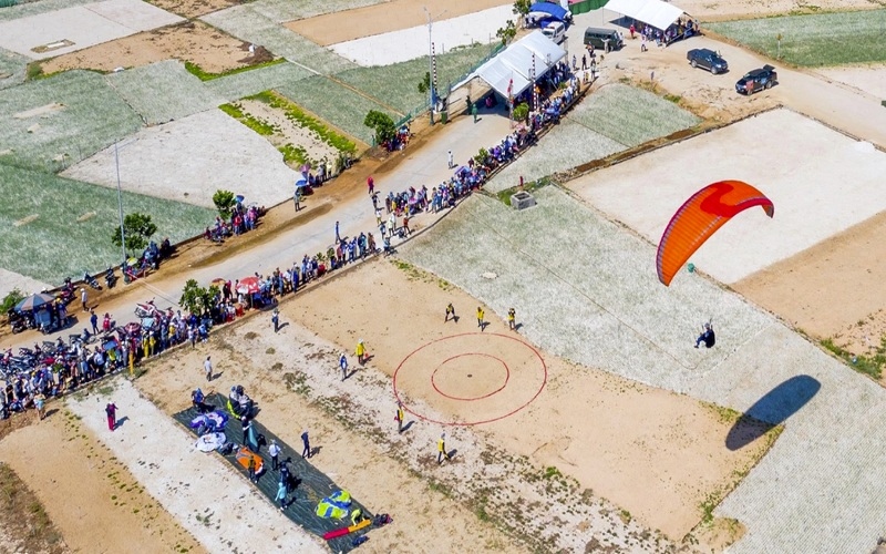 Ly Son to host second Open Paragliding Championship