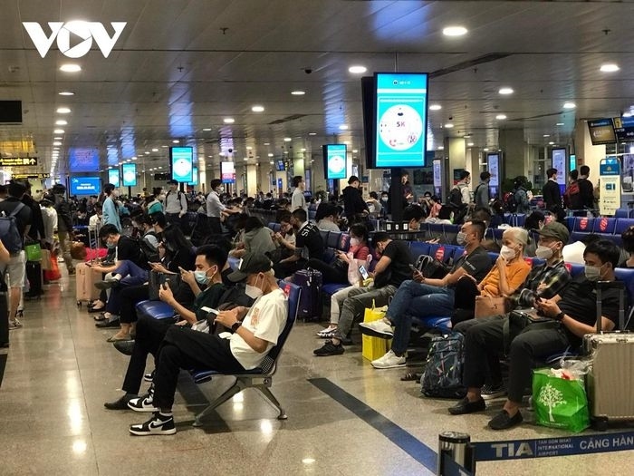 Noi Bai Airport overwhelmed by rising passenger numbers