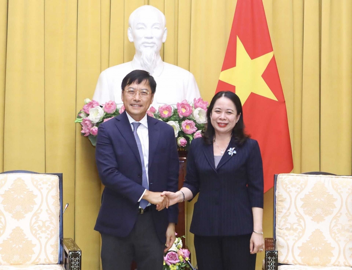 AIA Group leader hails VN's improvement efforts in business environment