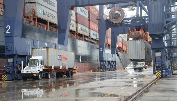 Trade surplus to hit US$1 billion this year