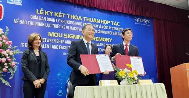 US chip giant assists Vietnam in training workforce
