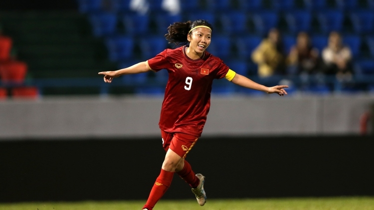 Huynh Nhu takes part in first training session in Portugal