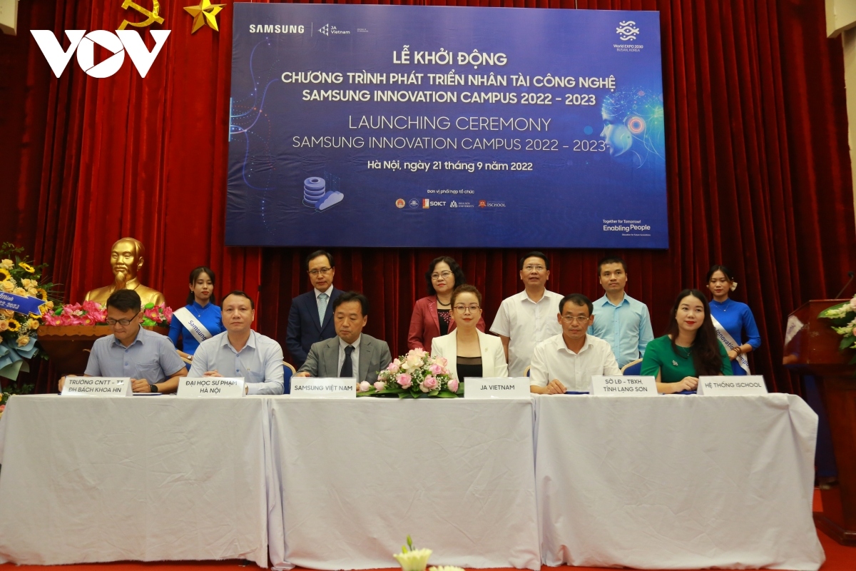 Samsung Innovation Campus launches in Hanoi