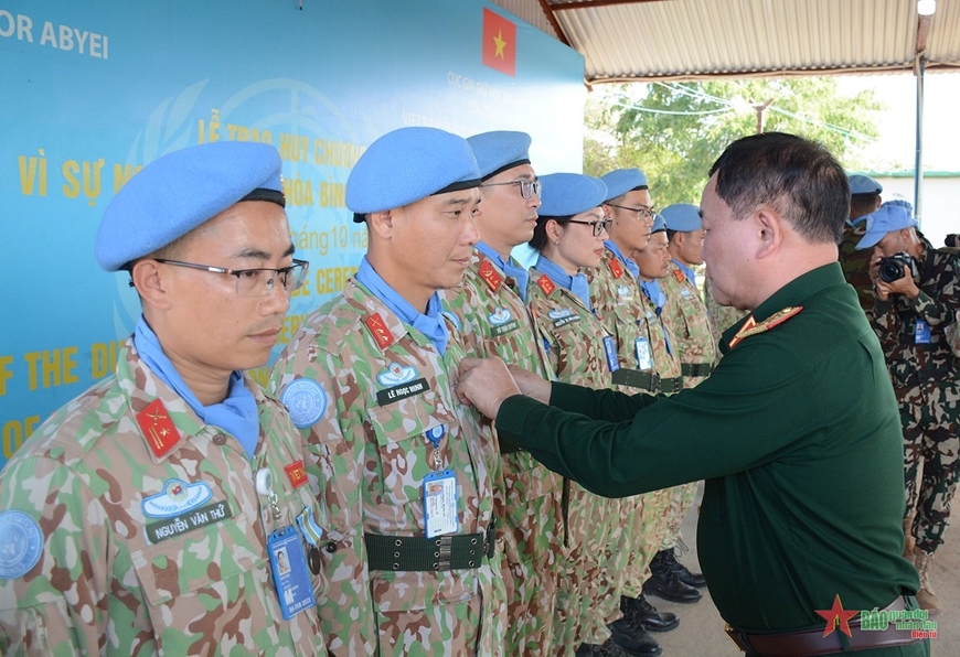 Vietnamese peacekeepers honoured with UN peacekeeping medals
