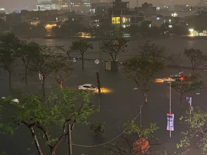 Central Vietnam inundated after hours of torrential rain