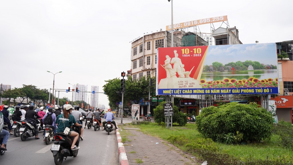 Hanoi’s streets brilliantly decorated for Capital Liberation Day celebration