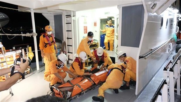 Two injured foreign sailors brought to Nha Trang for treatment