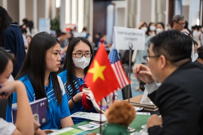 Vietnam ranks fifth among foreign students communities in US