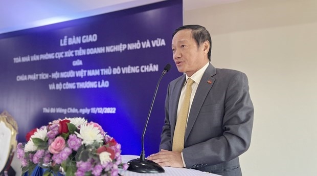 Vietnamese Association in Vientiane funds new building of Lao Department of SME Promotion
