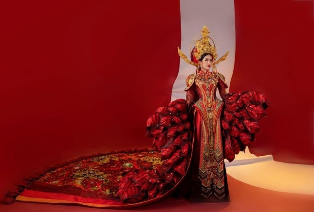 Vietnam unveils national costume for Miss International 2022
