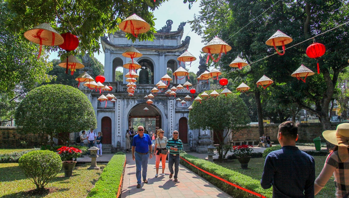 Hanoi receives 18.7 million tourists this year