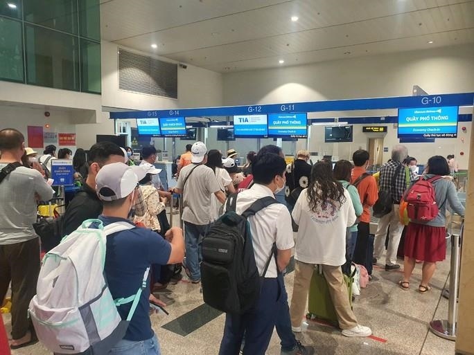 Tan Son Nhat Airport ready for record passenger numbers during Tet