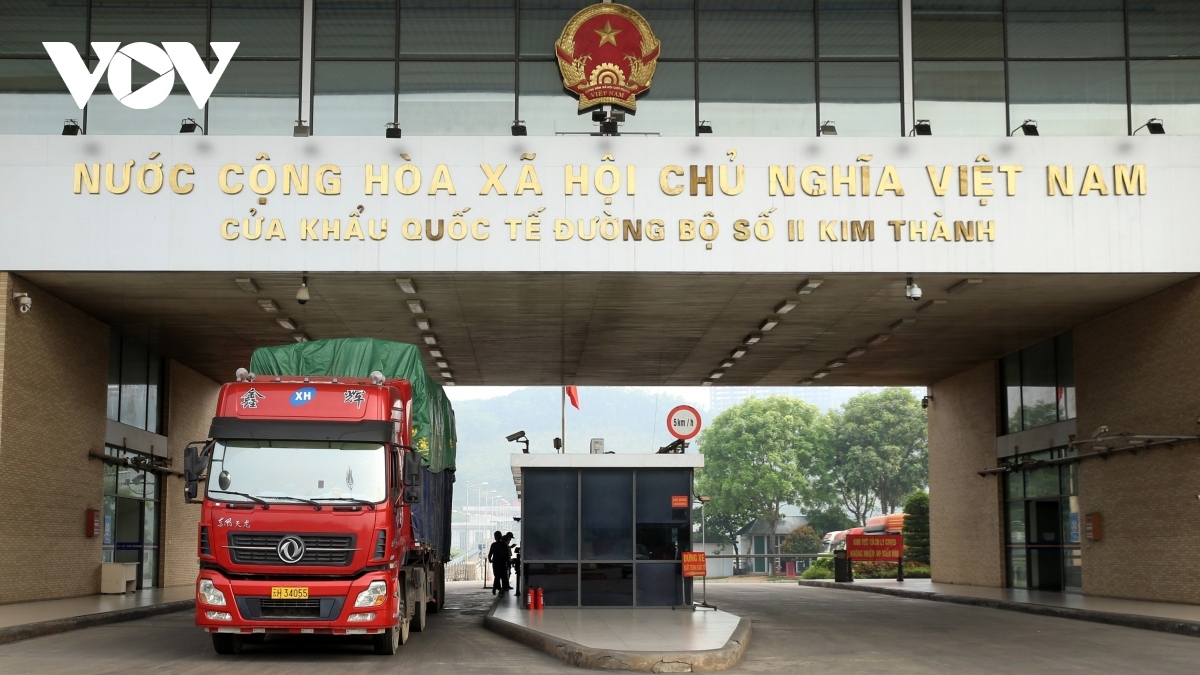 Vietnam and China to negotiate on full opening of Lao Cai border gates