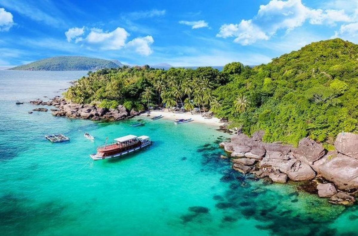 Con Dao among 16 best island vacations in the world
