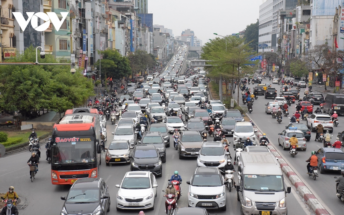 Hanoi sees light traffic congestion on the first working day after Tet