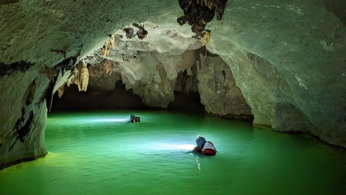 British experts discover new untouched caves in Quang Binh