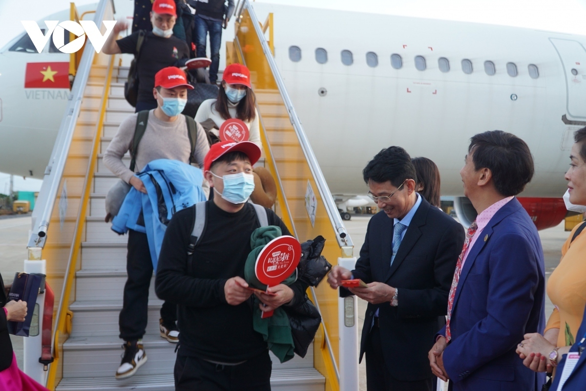 China to reopen group tours to Vietnam from March 15