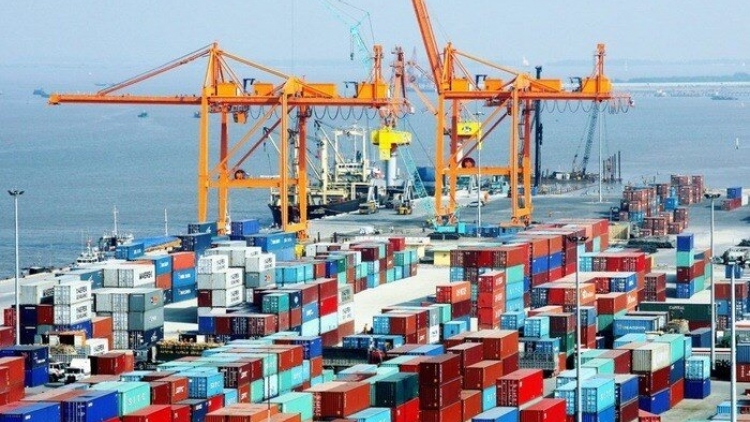 Vietnam posts trade surplus of nearly US$3 billion by mid-March