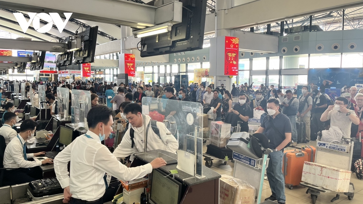 Noi Bai Airport expected to see record passenger traffic during five-day holiday