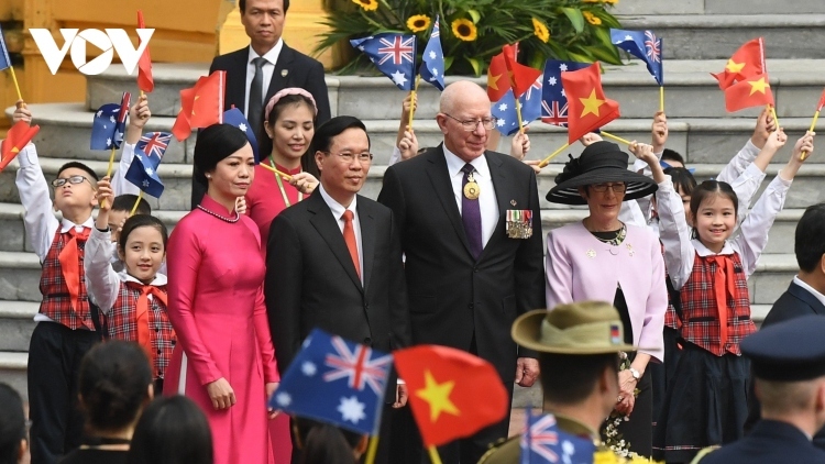 President hosts welcome ceremony for Australian Governor-General