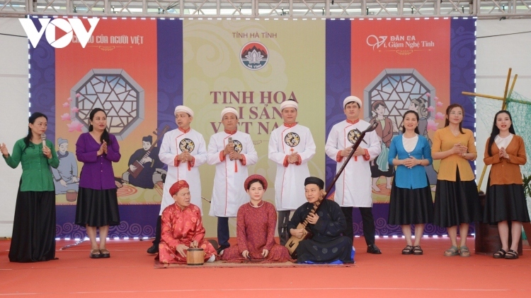 Phu Tho festival honouring UNESCO intangible cultural heritage excites crowds