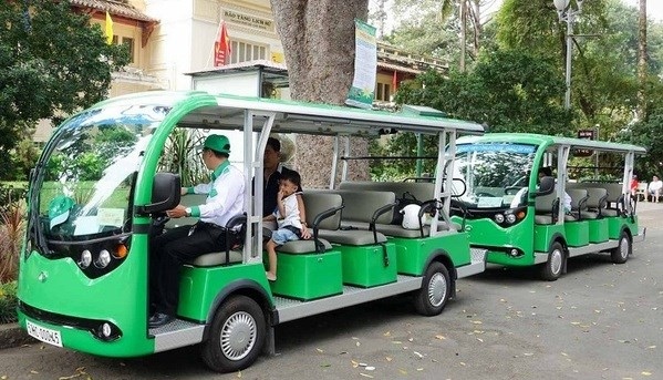 HCM City to pilot electric cars for city tours