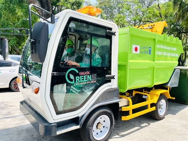 Hue pilots electric trucks for waste collection