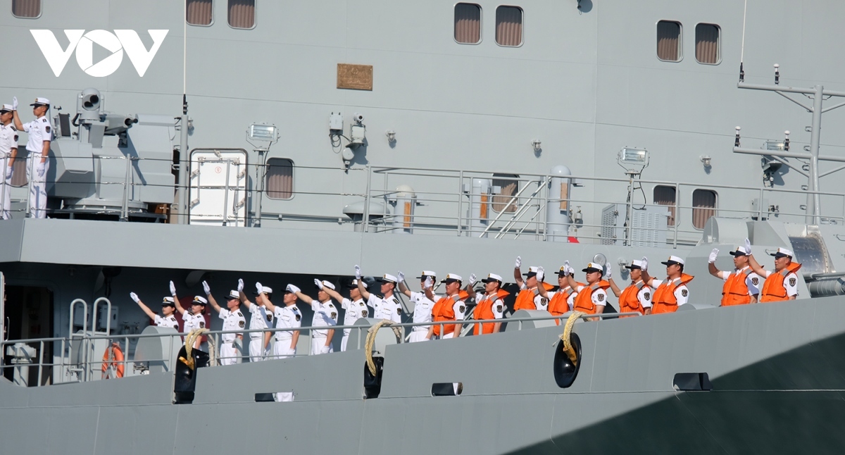 Chinese Navy training ship visits Da Nang