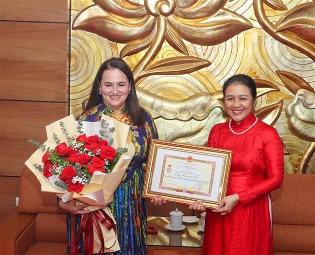 UN Women Representative in Vietnam awarded friendship insignia