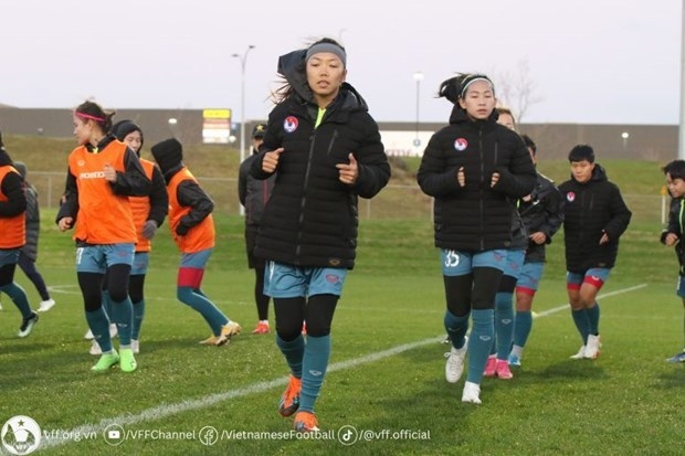 FIFA provides equipment for Vietnamese women’s football team
