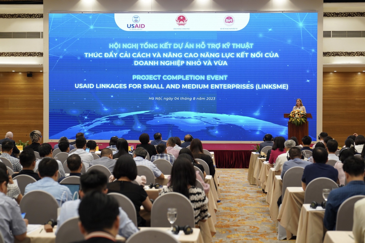 US helps Vietnam improve business environment and private sector competition