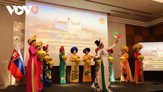 Vietnam community in Slovakia congratulated on being 14th ethnic minority group