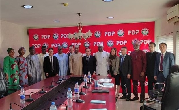 Party delegation visits Nigeria