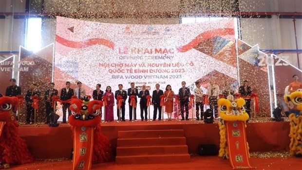 Int’l wood material, woodworking machinery fair opens in Binh Duong