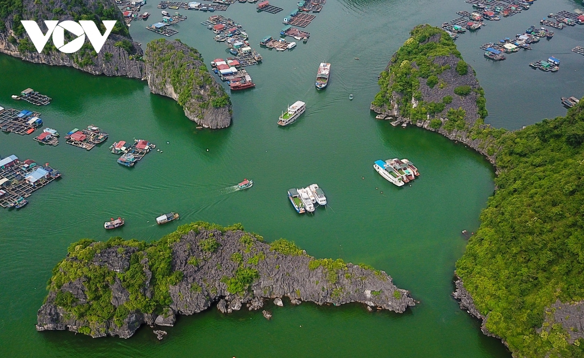 Stunning beauty of Ha Long Bay-Cat Ba archipelago- new World Heritage Site