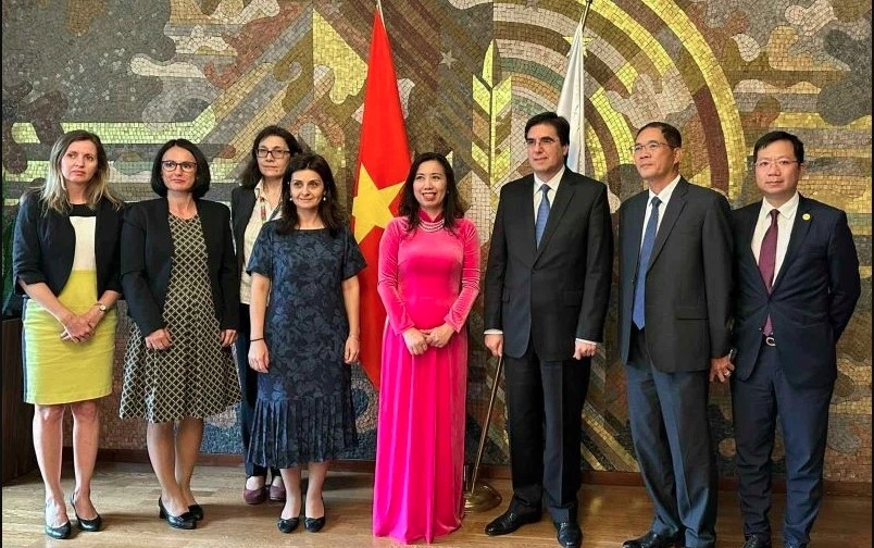 Vietnamese and Bulgarian Deputy FMs compare notes on bilateral ties