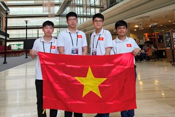 Vietnamese team claim four medals at Int’l Informatics Olympiad