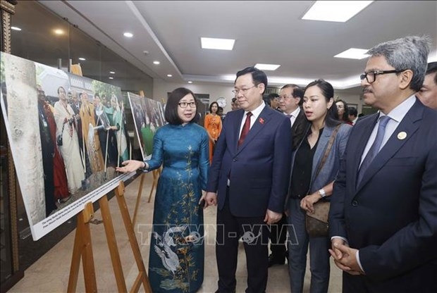 NA Chairman attends opening of photo exhibition on Vietnam-Bangladesh ties