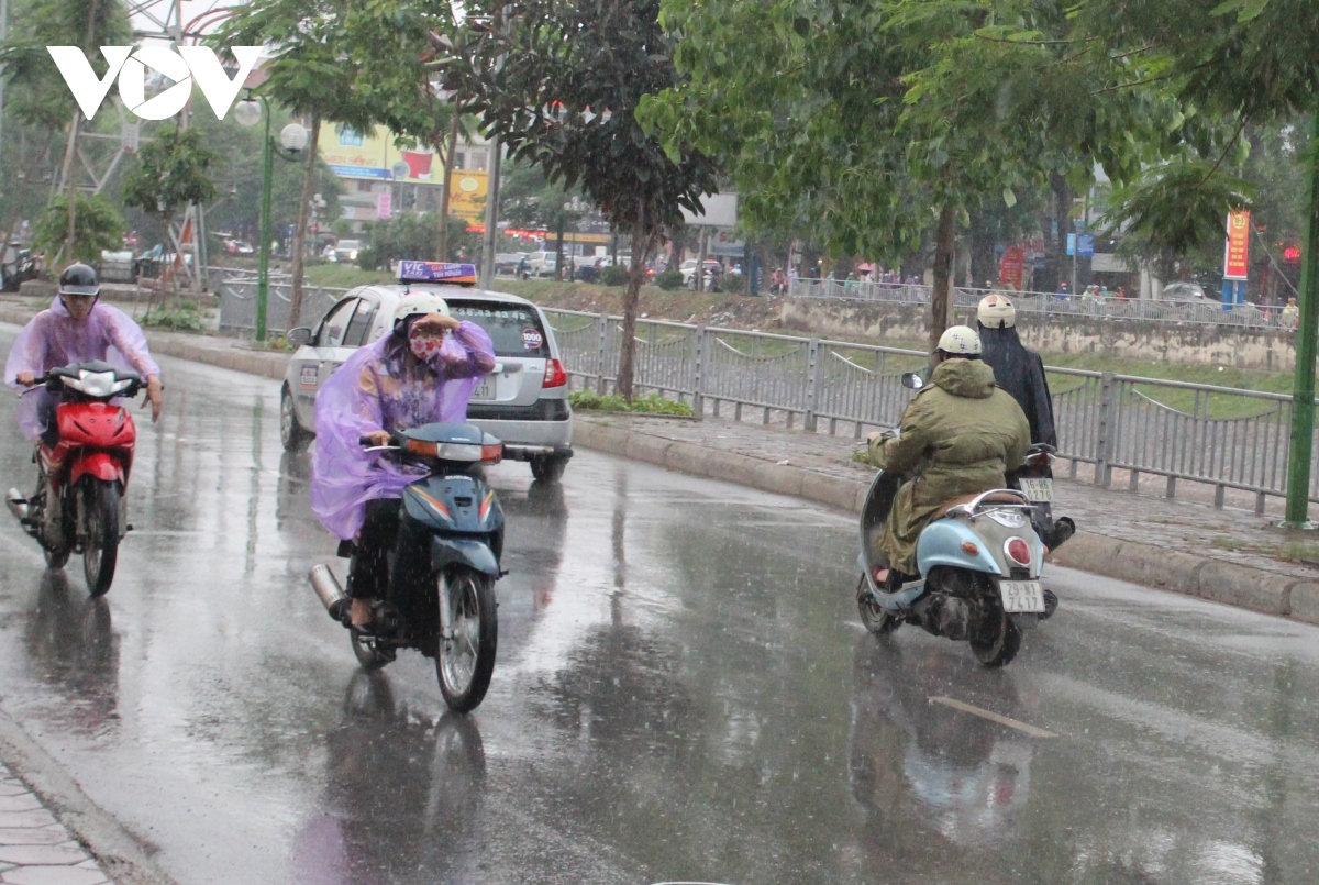 Long spell of rain lashes across Vietnam