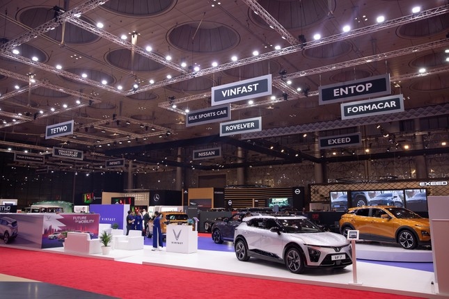 VinFast introduces EV models at international motor show in Qatar