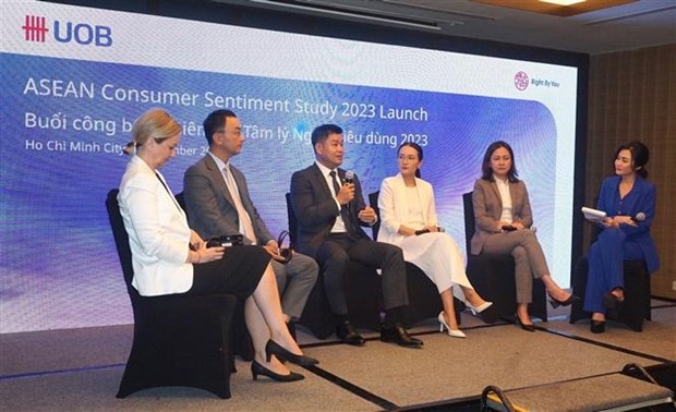 Vietnam sees ebullient growth in digital banking, payment channel: UOB report