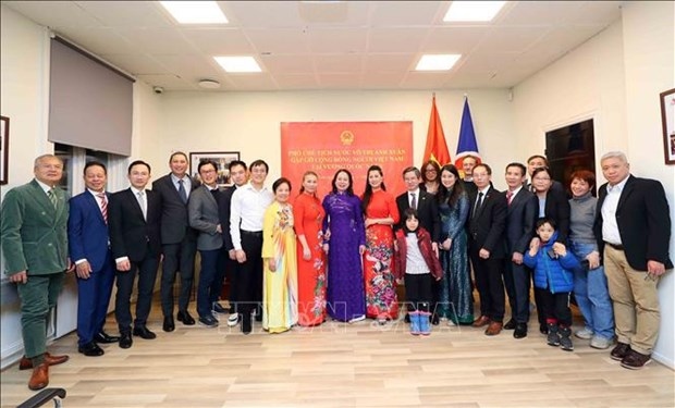 Vice President meets representatives of Vietnamese community in Norway