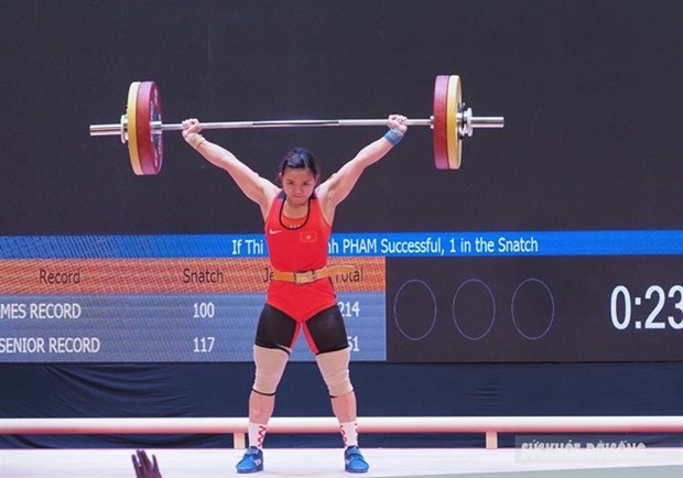 Weightlifters vie for Olympic tickets in Qatar’s Grand Prix