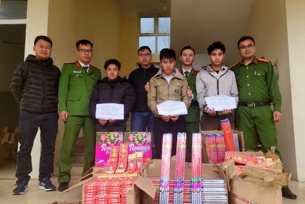 Police bust massive firecracker, gingseng smuggling ring from China