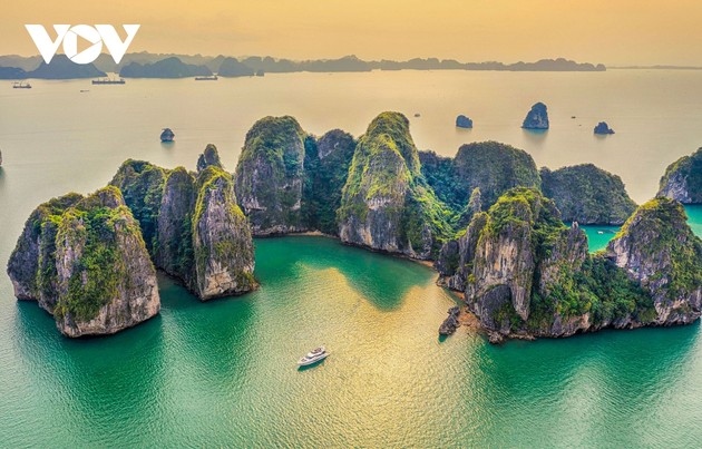 Ha Long Bay among world’s top 10 most-visited natural wonders