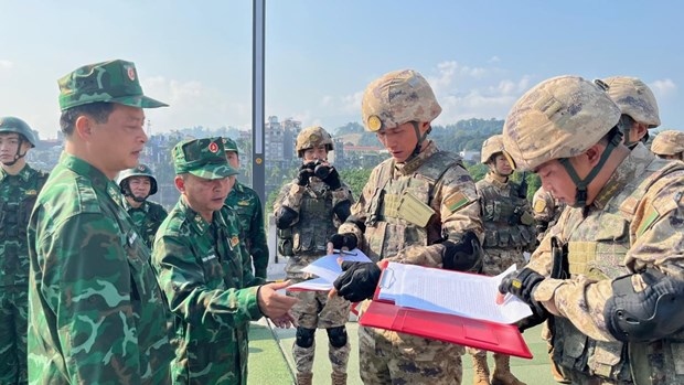 Vietnamese, Chinese border guards join hands in building border of peace, stability