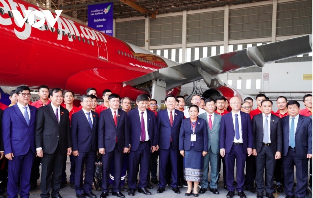 NA leader attends signing ceremony of Vietjet Air- Lao Airlines cooperation deal